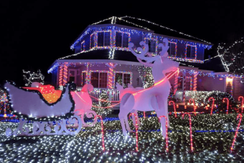 Petaluma City of Lights Decorated Home